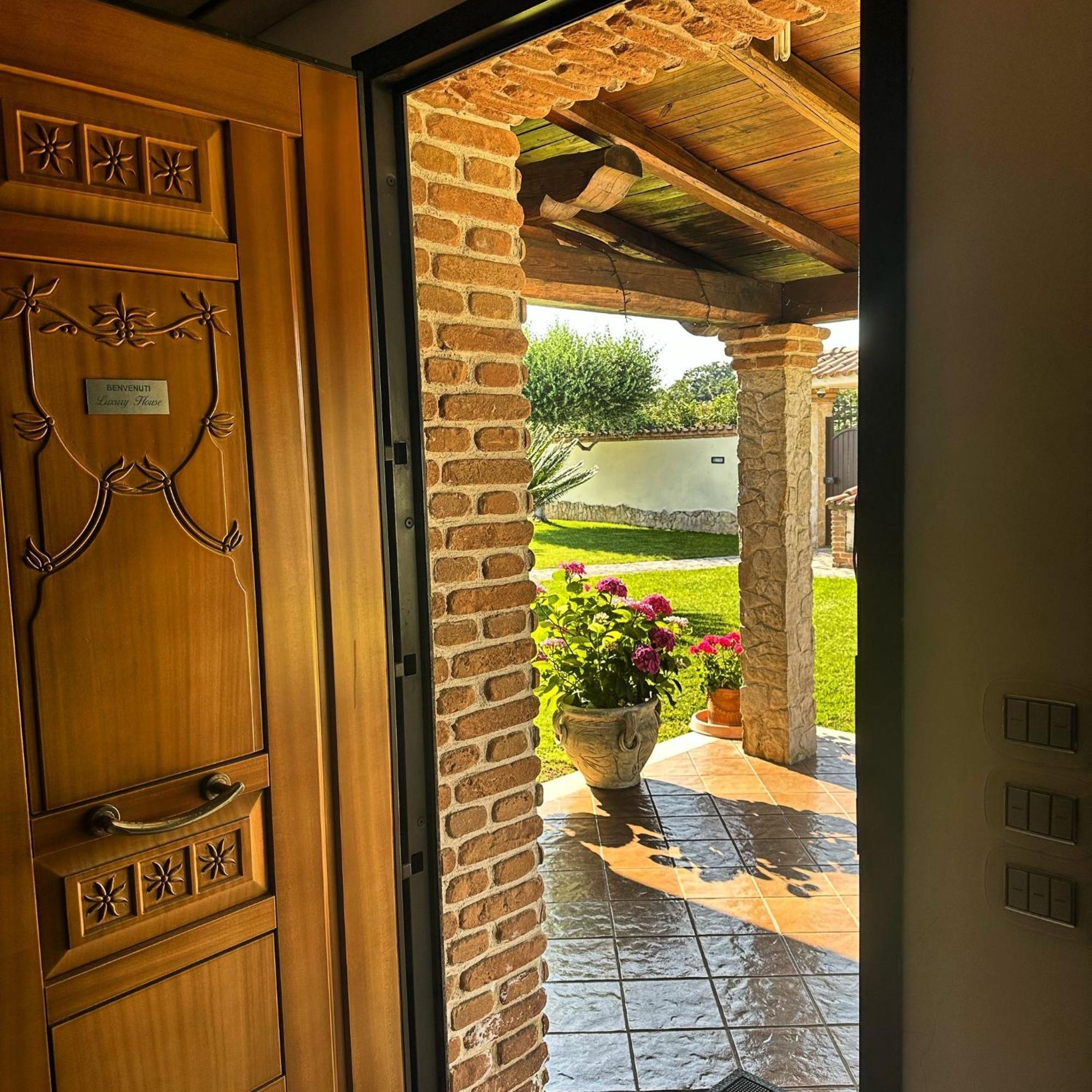 Gold House Luxury Anzio Villa Luaran gambar